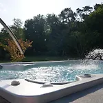 La Perle Studio Avec Kitchenette Et Jacuzzi 3*