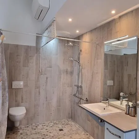 La Perle Studio Avec Kitchenette Et Jacuzzi