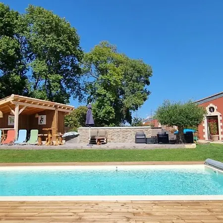 La Perle Studio Avec Kitchenette Et Jacuzzi Gauriaguet