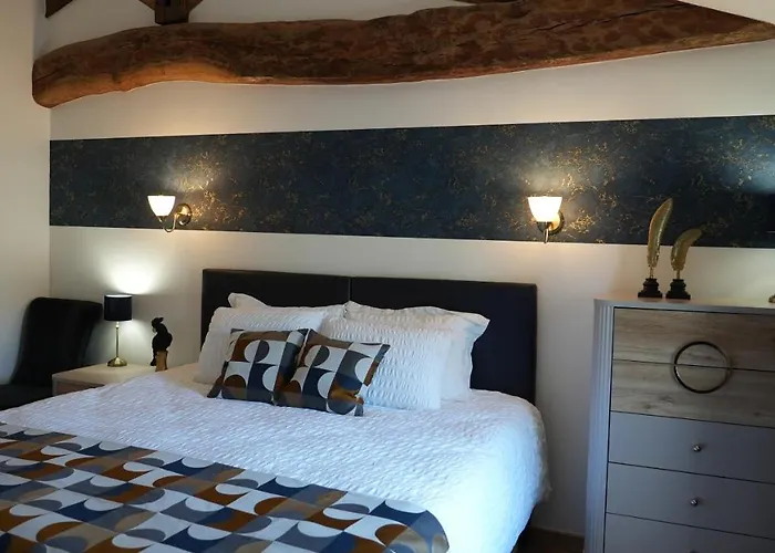 La Perle Studio Avec Kitchenette Et Jacuzzi 3*