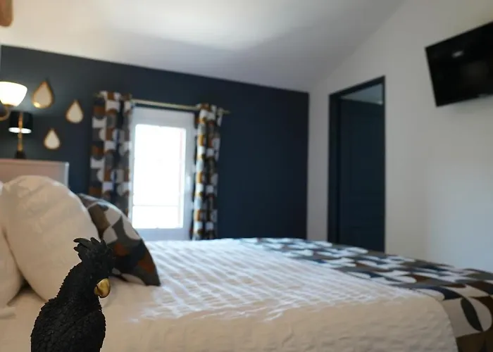 La Perle Studio Avec Kitchenette Et Jacuzzi Bed & Breakfast